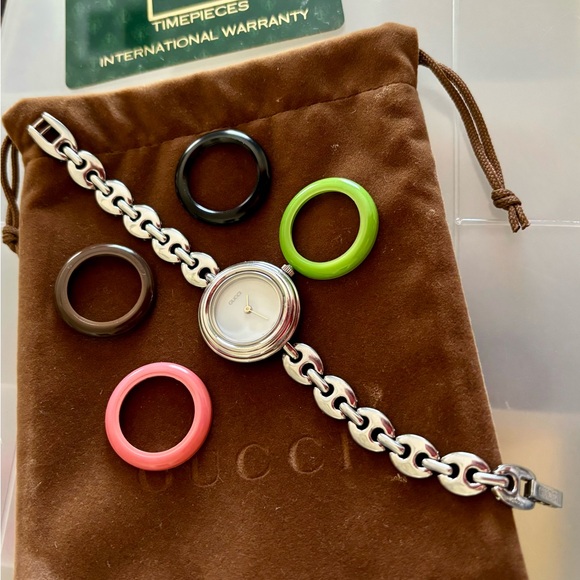 GUCCI Vintage Interchangeable bezel watch in working condition / with pouch - Picture 2 of 11